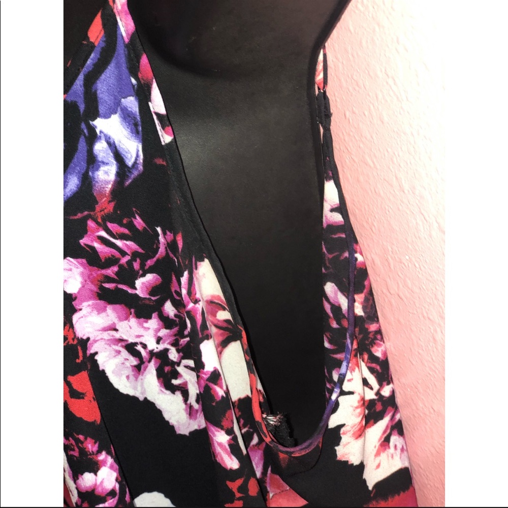 Floral Top - Picture 2 of 5